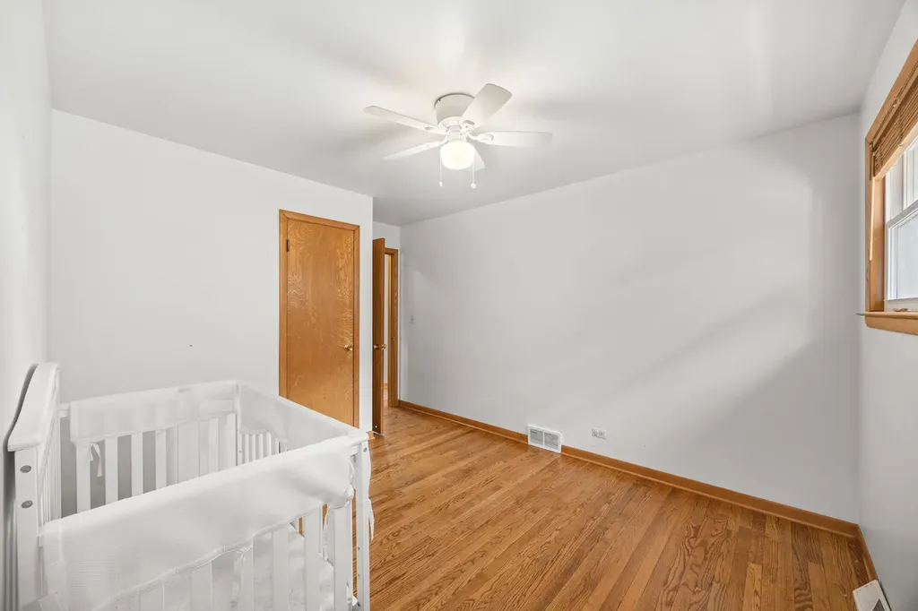 712 Spring Street Roselle IL 60172