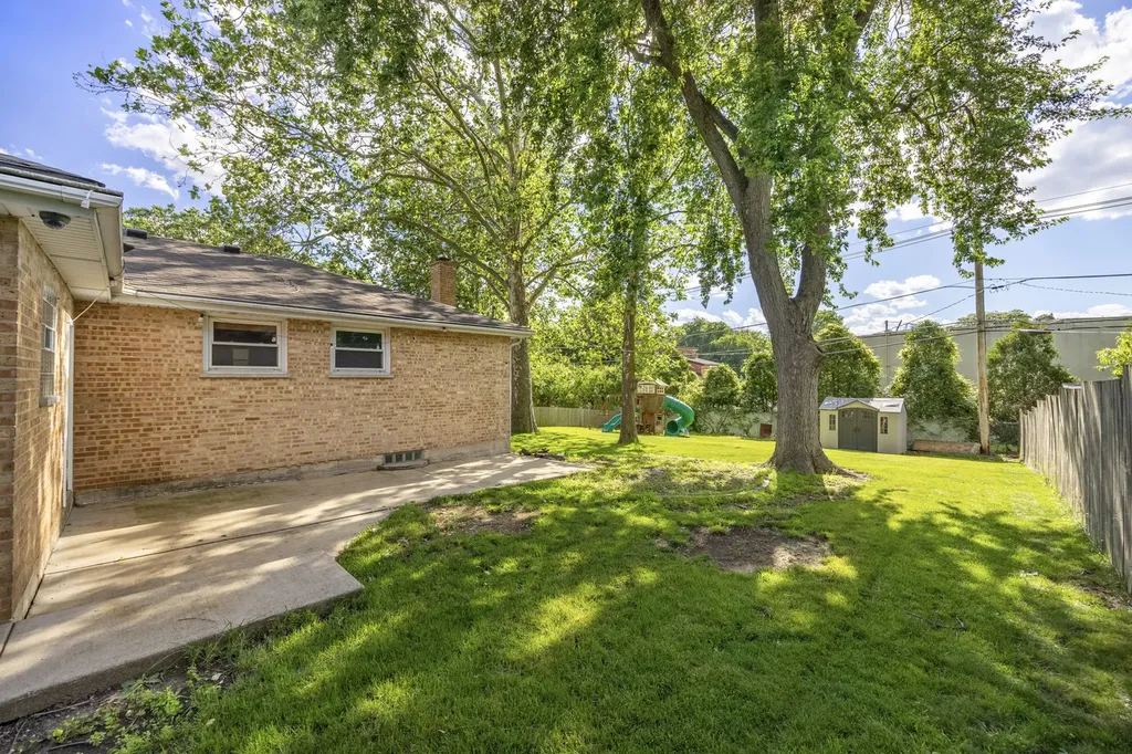 712 Spring Street Roselle IL 60172