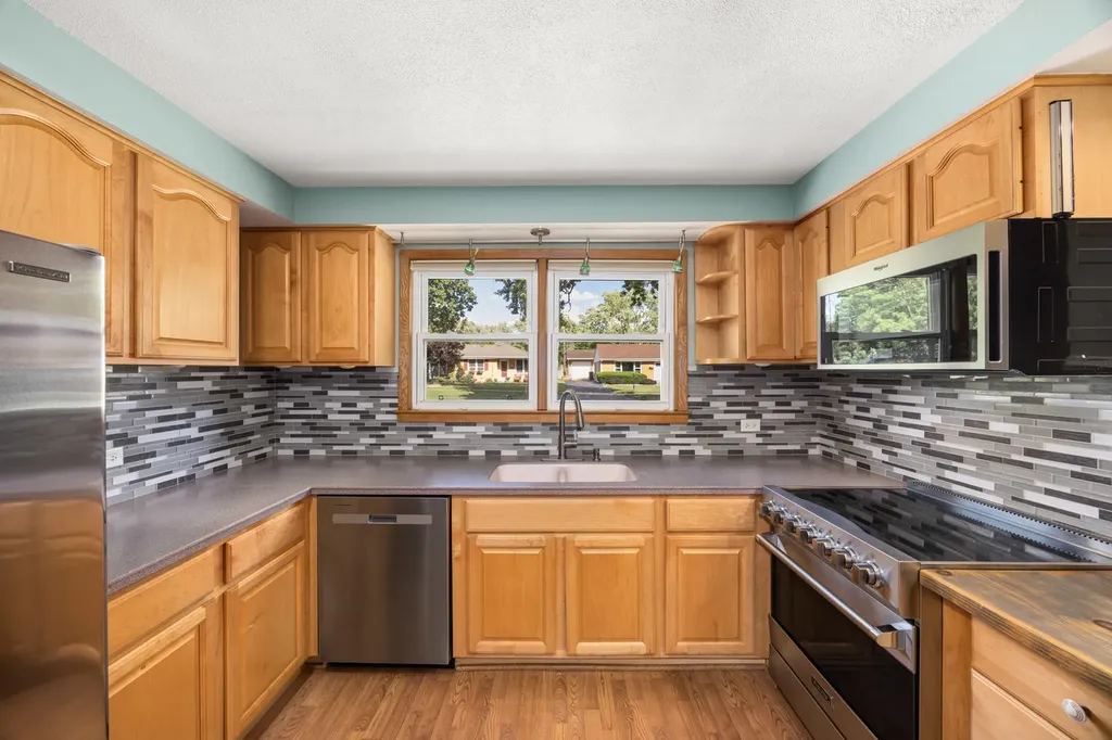 712 Spring Street Roselle IL 60172
