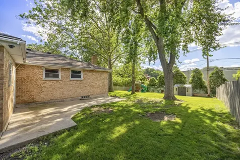 712 Spring Street Roselle IL 60172