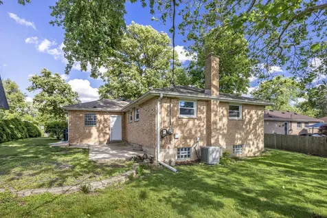 712 Spring Street Roselle IL 60172