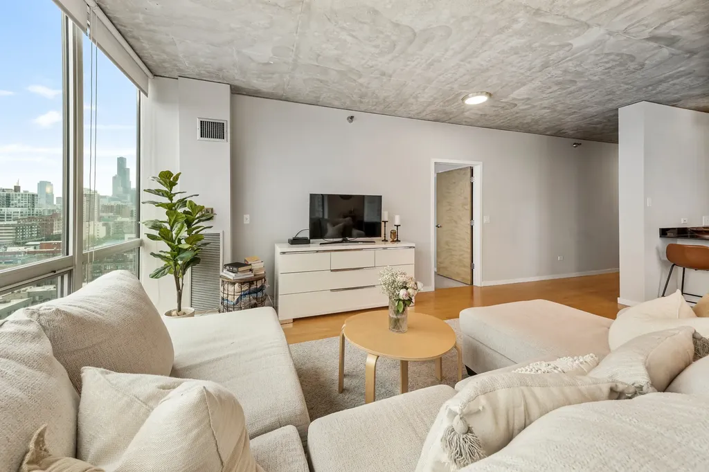 1845 South Michigan Avenue Chicago IL 60616