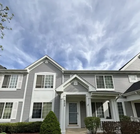652 Lincoln Station Drive Oswego IL 60543