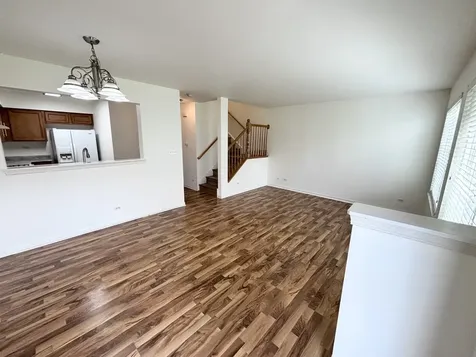 652 Lincoln Station Drive Oswego IL 60543