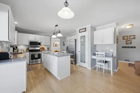 2814 Miller Road Geneva IL 60134
