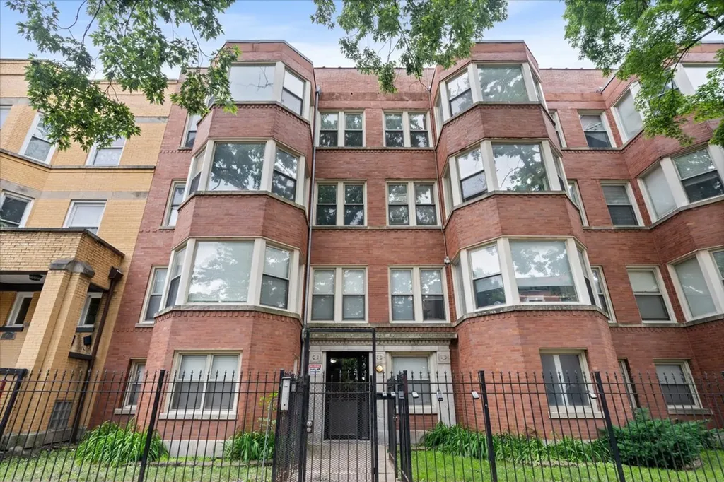 6208 South Evans Avenue Chicago IL 60637