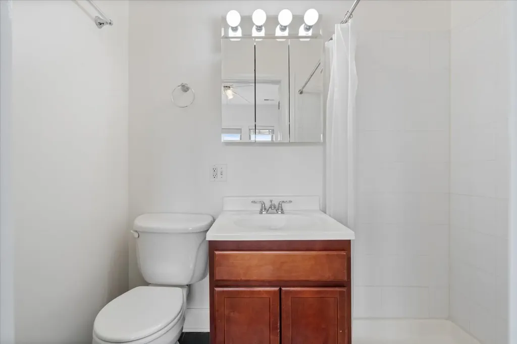 6208 South Evans Avenue Chicago IL 60637