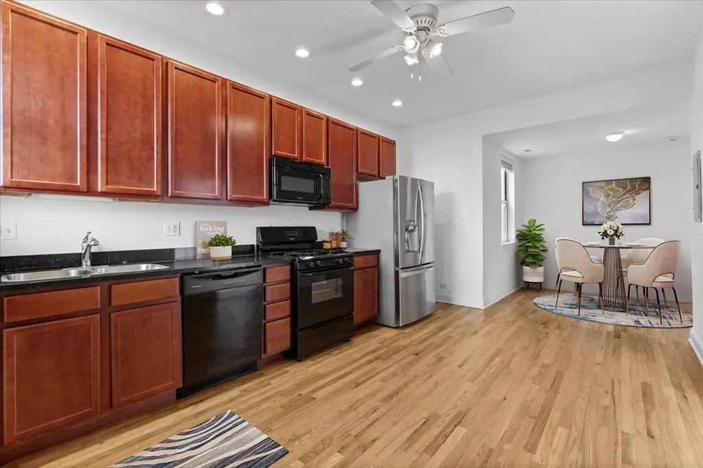 6208 South Evans Avenue Chicago IL 60637