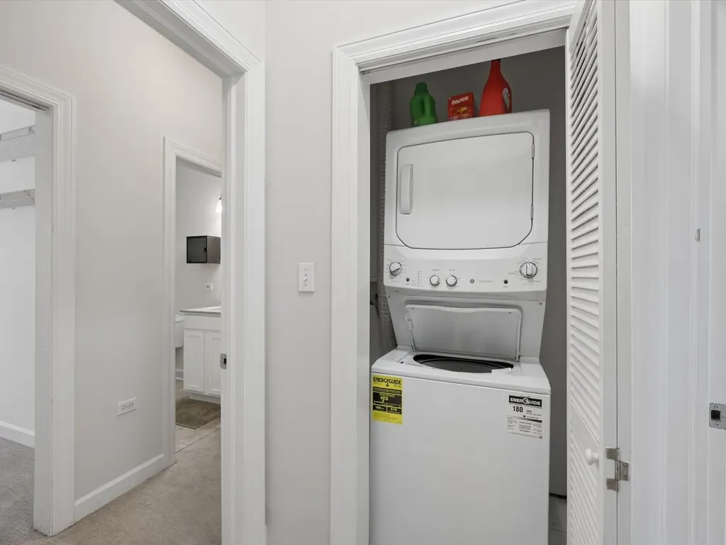 3042 West Diversey Avenue Chicago IL 60647