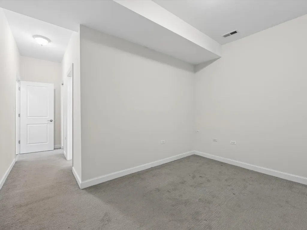 3042 West Diversey Avenue Chicago IL 60647