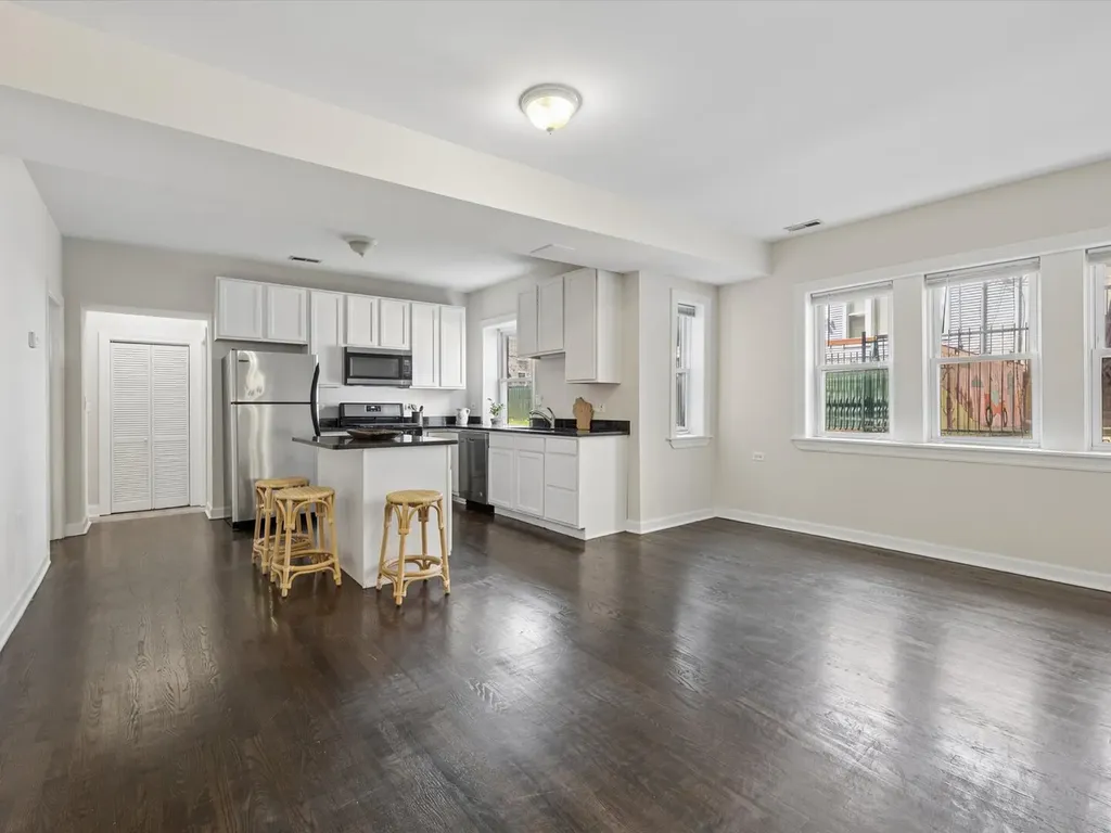 3042 West Diversey Avenue Chicago IL 60647