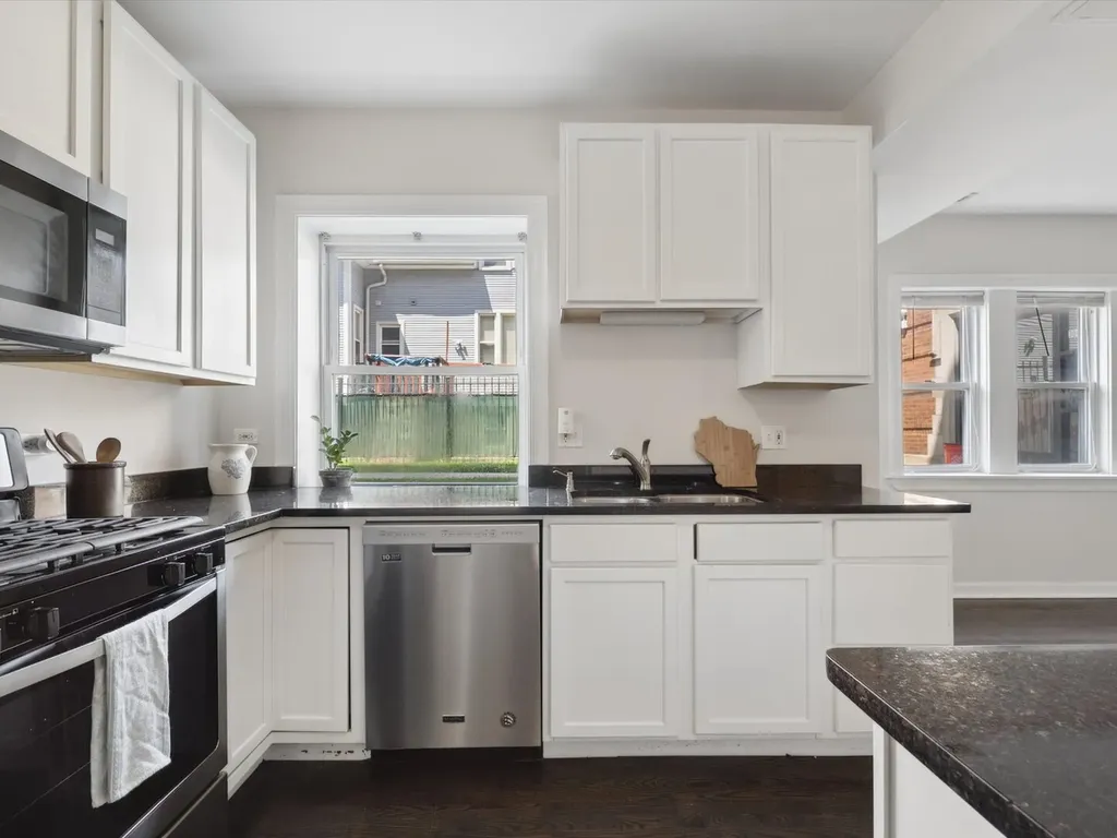 3042 West Diversey Avenue Chicago IL 60647
