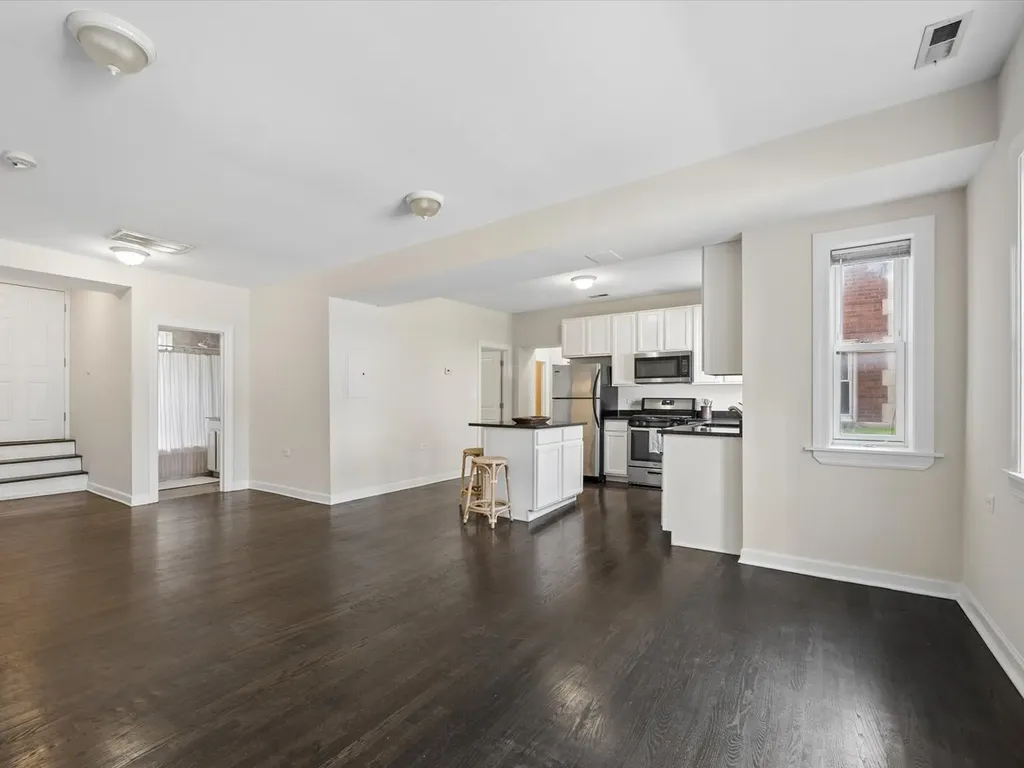 3042 West Diversey Avenue Chicago IL 60647