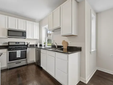 3042 West Diversey Avenue Chicago IL 60647