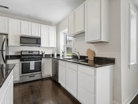 3042 West Diversey Avenue Chicago IL 60647