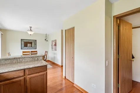 286 Chrisman Drive Streamwood IL 60107