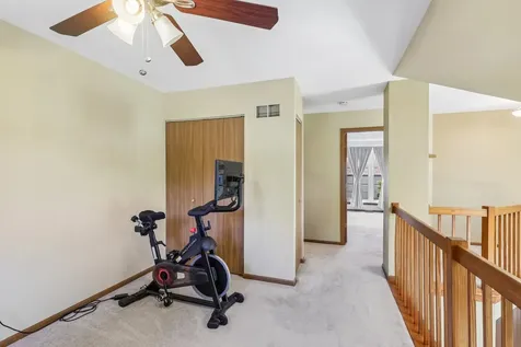 286 Chrisman Drive Streamwood IL 60107