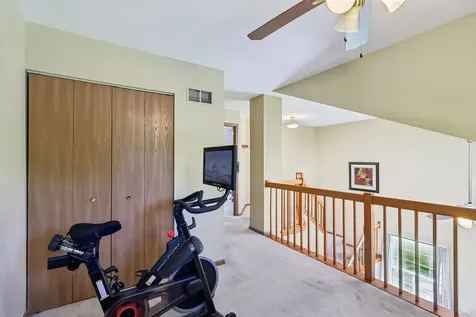 286 Chrisman Drive Streamwood IL 60107