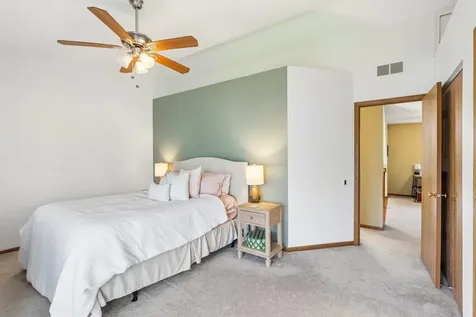 286 Chrisman Drive Streamwood IL 60107