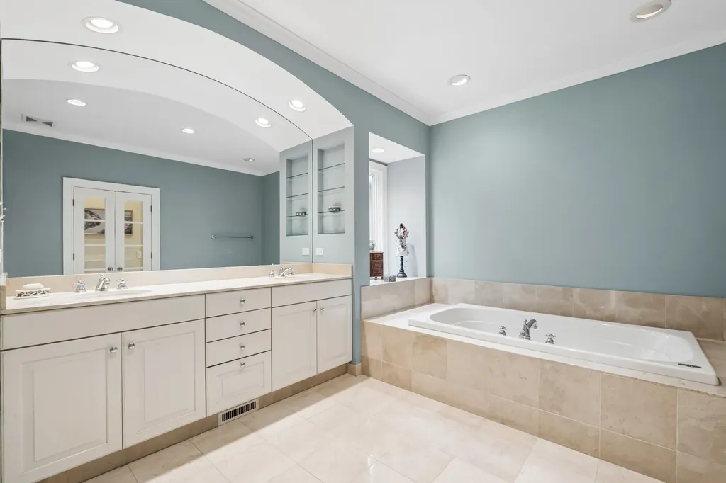 1032 West Montana Street Chicago IL 60614