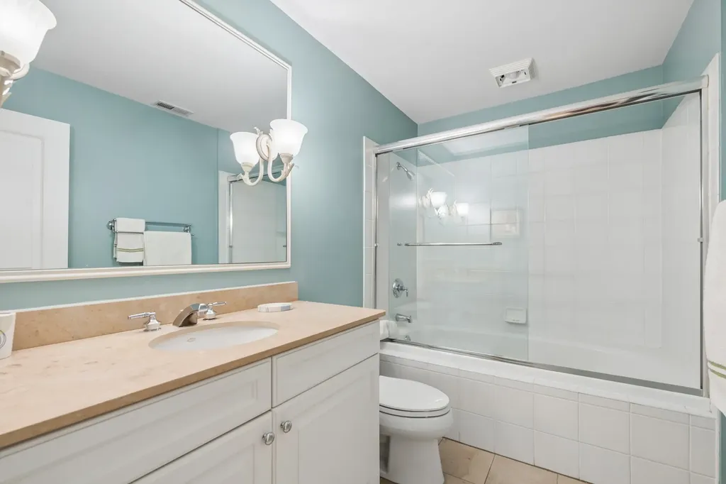1032 West Montana Street Chicago IL 60614