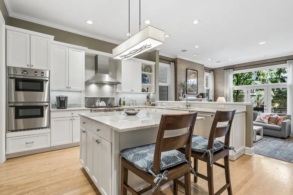1032 West Montana Street Chicago IL 60614