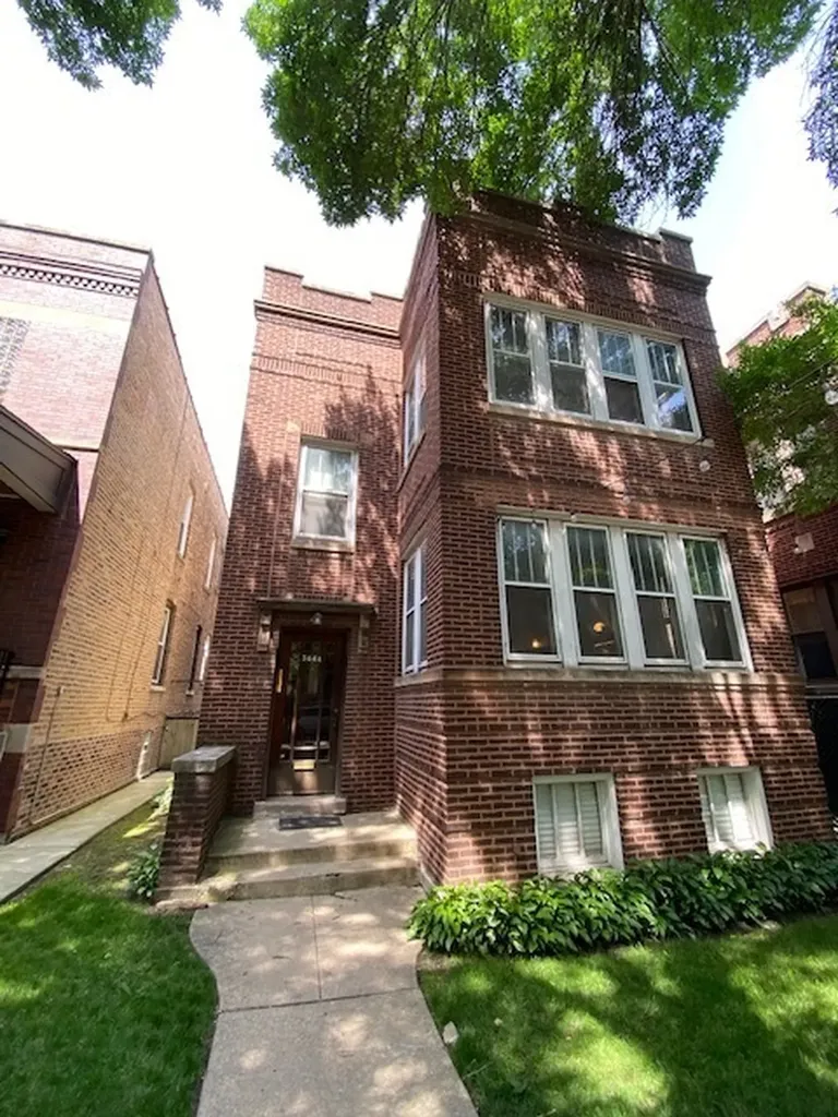 3644 North Claremont Avenue Chicago IL 60618