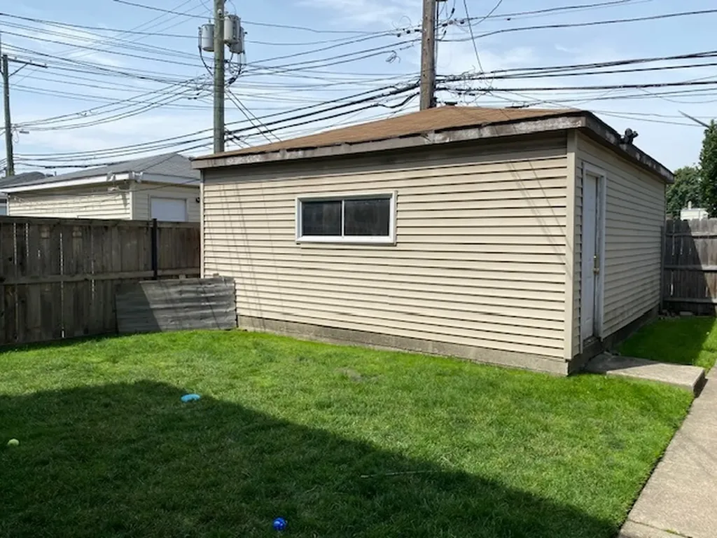 3644 North Claremont Avenue Chicago IL 60618