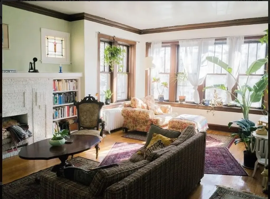3644 North Claremont Avenue Chicago IL 60618