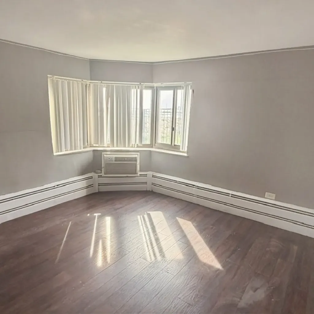 7337 South South Shore Drive Chicago IL 60649