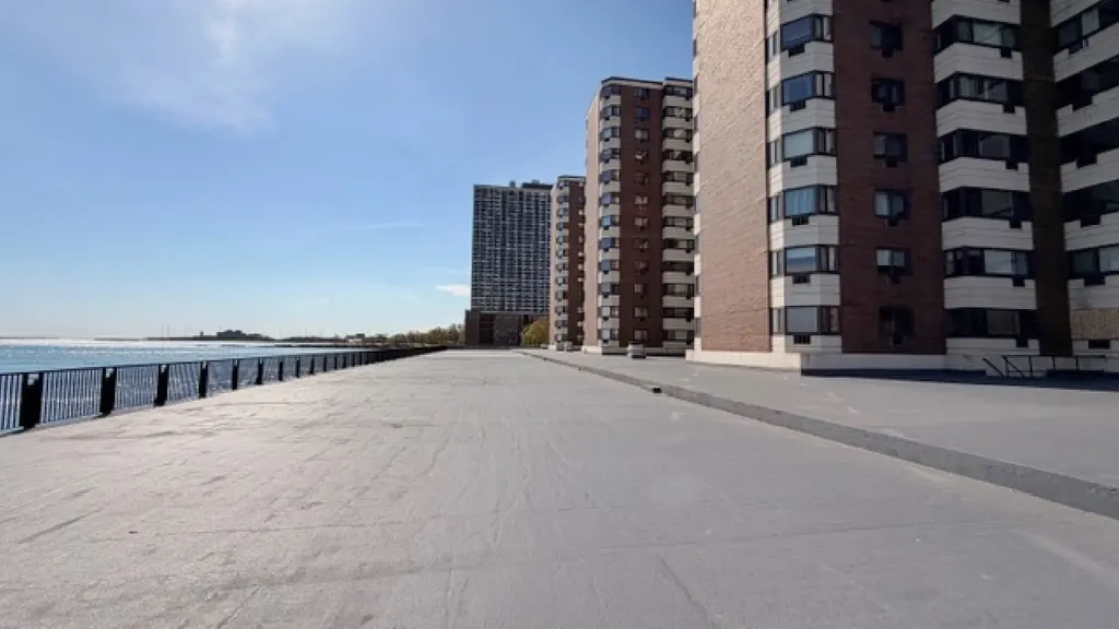 7337 South South Shore Drive Chicago IL 60649