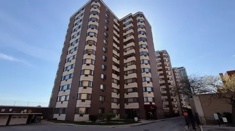 7337 South South Shore Drive Chicago IL 60649