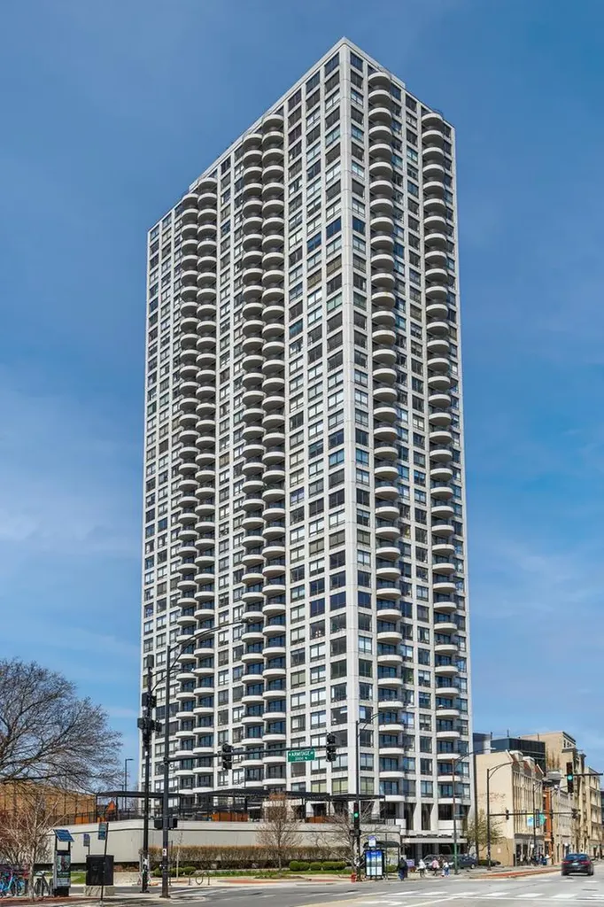 2020 North Lincoln Park West Chicago IL 60614