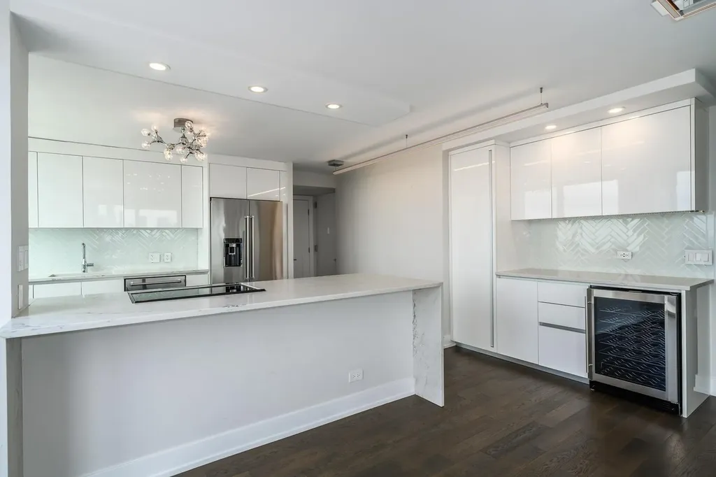 2020 North Lincoln Park West Chicago IL 60614