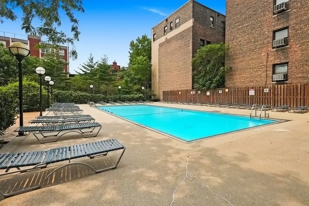 2020 North Lincoln Park West Chicago IL 60614