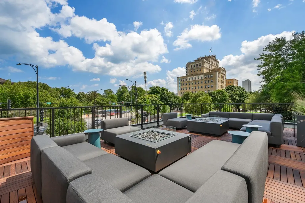 2020 North Lincoln Park West Chicago IL 60614