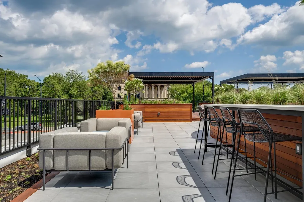 2020 North Lincoln Park West Chicago IL 60614