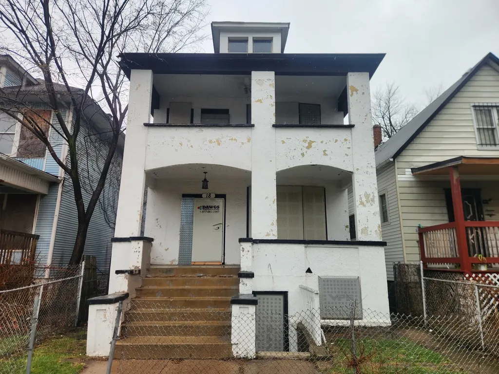 18 West 114th Street Chicago IL 60628
