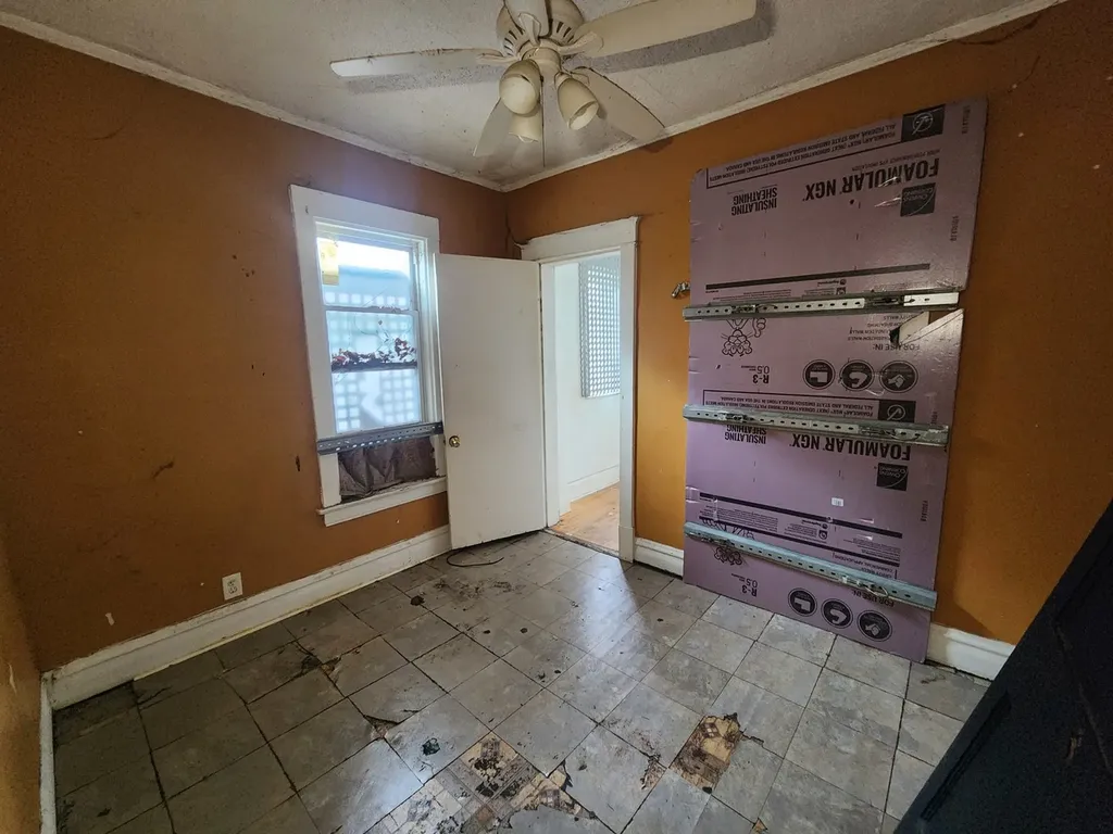 18 West 114th Street Chicago IL 60628