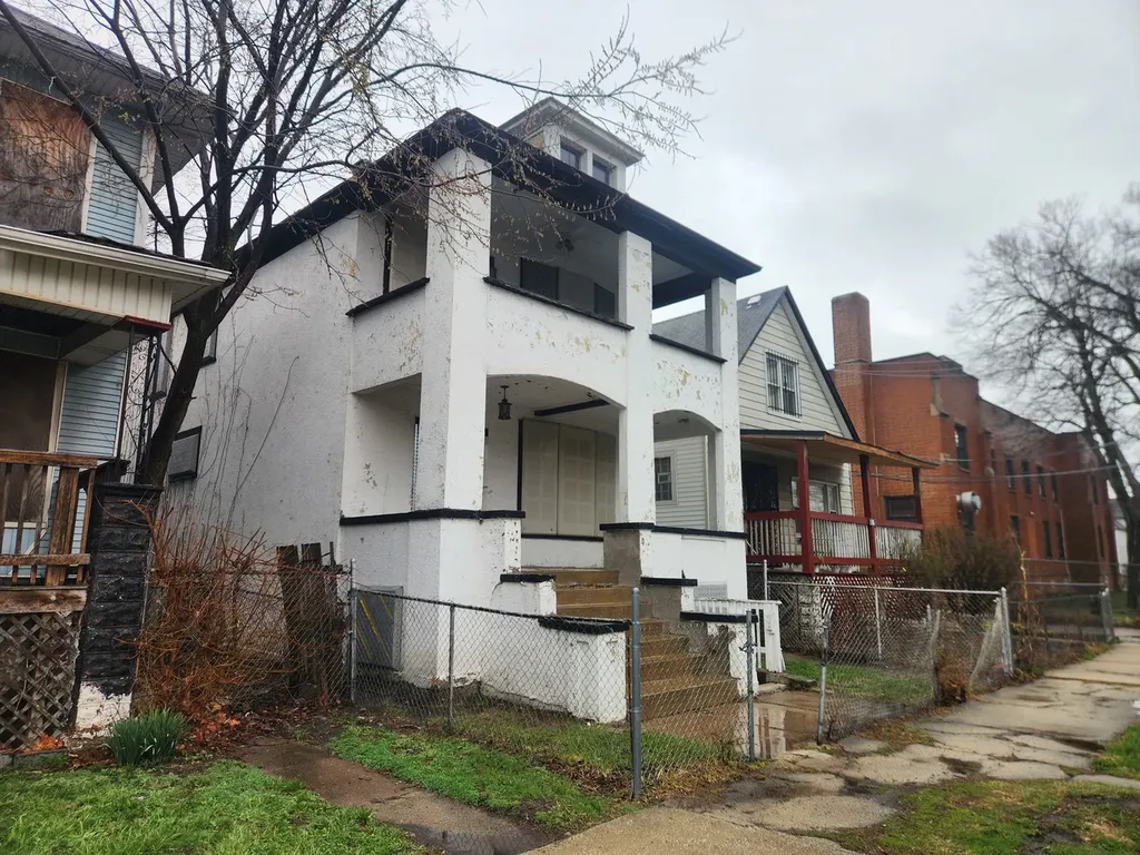 18 West 114th Street Chicago IL 60628