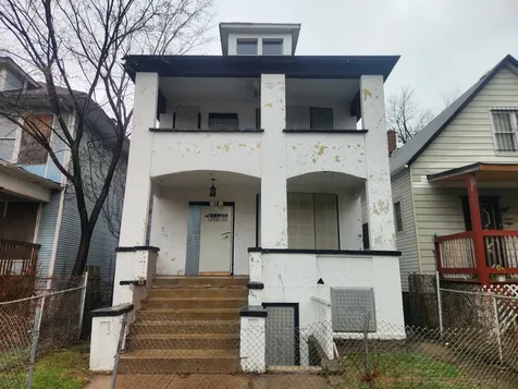 18 West 114th Street Chicago IL 60628