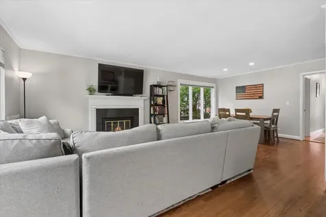 2422 Ridgeway Avenue Evanston IL 60201