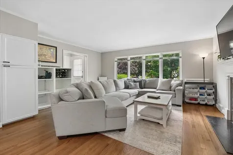 2422 Ridgeway Avenue Evanston IL 60201