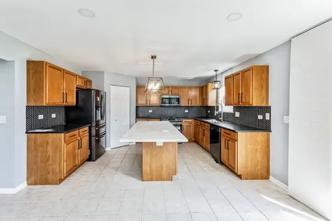945 Forest View Way Antioch IL 60002