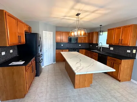 945 Forest View Way Antioch IL 60002