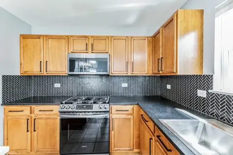 945 Forest View Way Antioch IL 60002