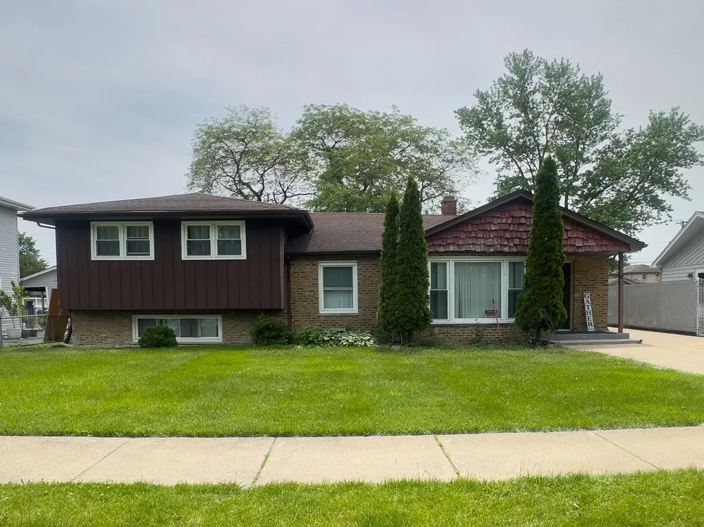 6709 West 88th Place Oak Lawn IL 60453