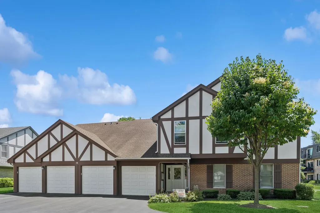 40 West Fern Court Palatine IL 60067
