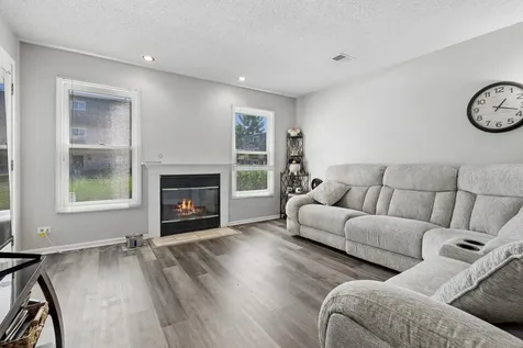 40 West Fern Court Palatine IL 60067