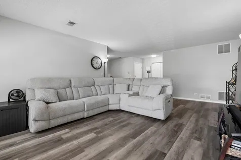 40 West Fern Court Palatine IL 60067